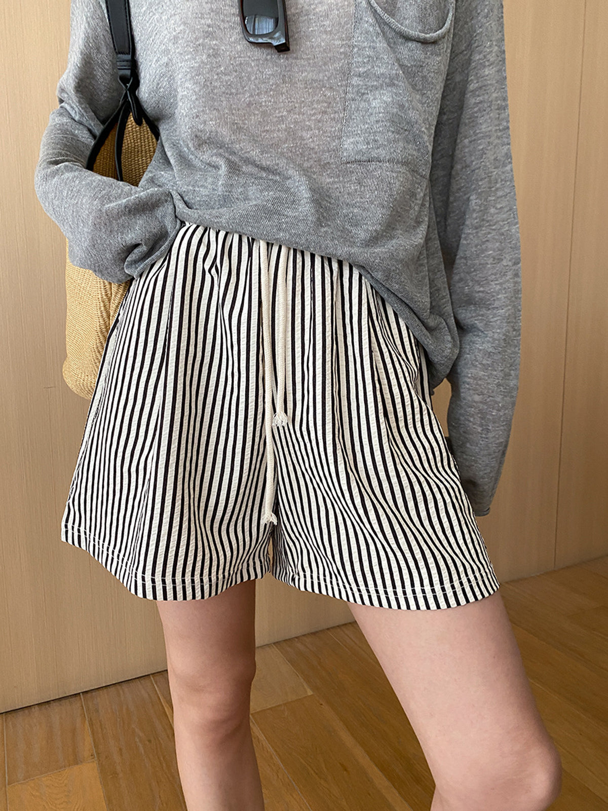Pinstripe Bağcıklı Çok Yönlü Şort