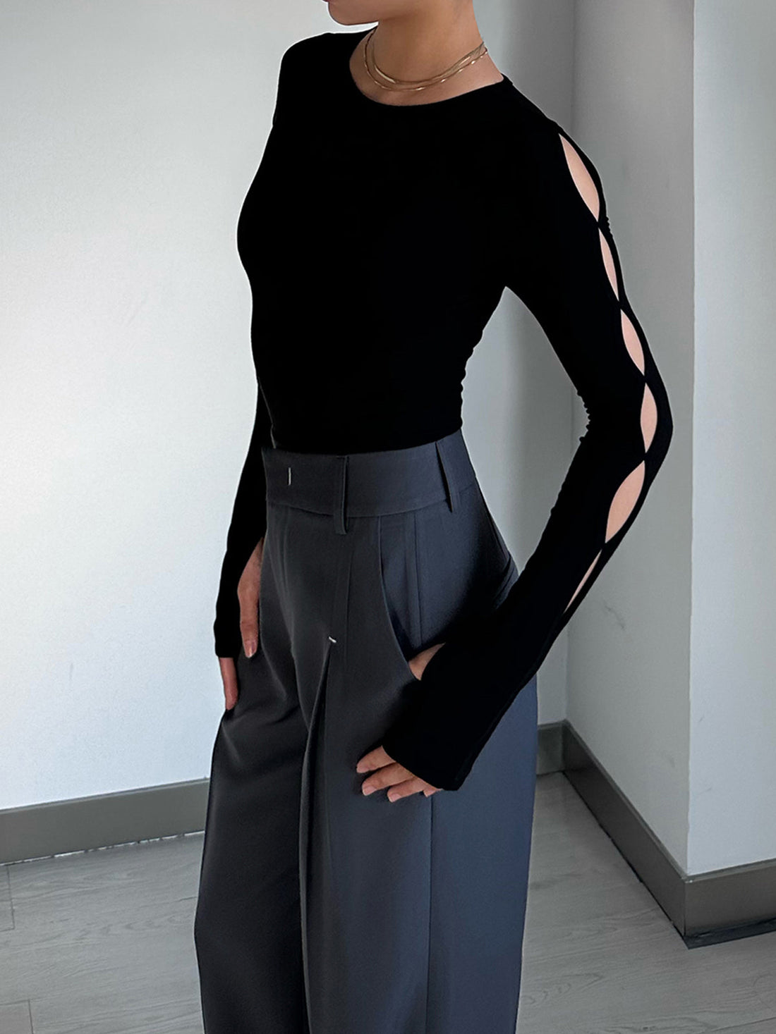 Anahtar Deliği Kesim Uzun Kollu Body